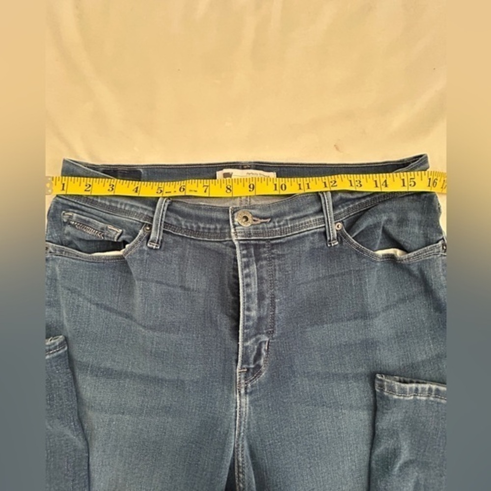 Levi’s Blue Denim Jeans - Picture 11 of 14
